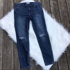 Free people busted knee skinny jeans size 28